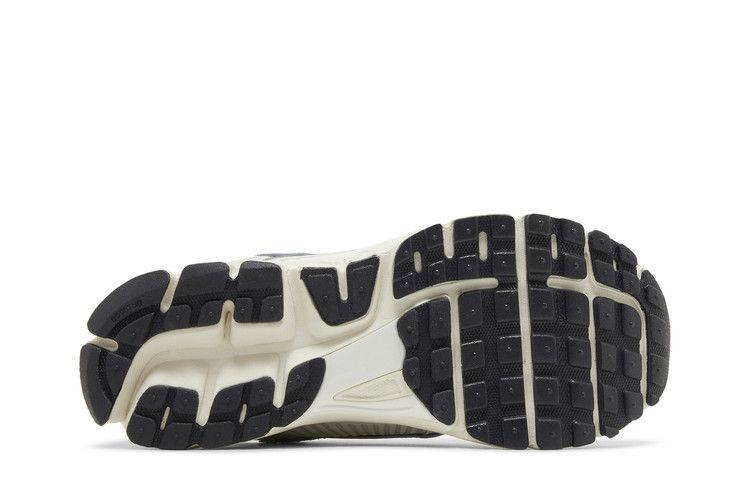 Zoom Vomero 5 Chrome - HJ3758-001