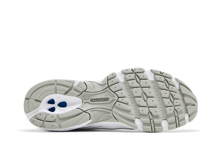 740v2 White Silver Reflection - U740WM2