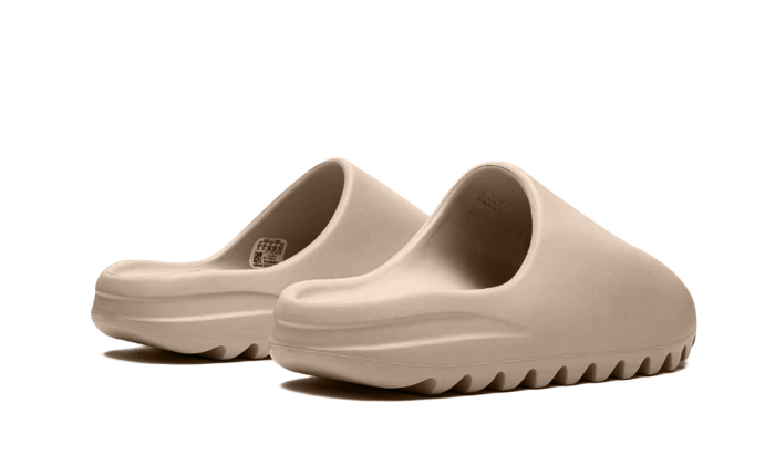 yeezy-slide-pure-first-release-basketsold