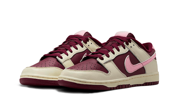 dunk-low-retro-prm-valentines-day-2023-basketsold