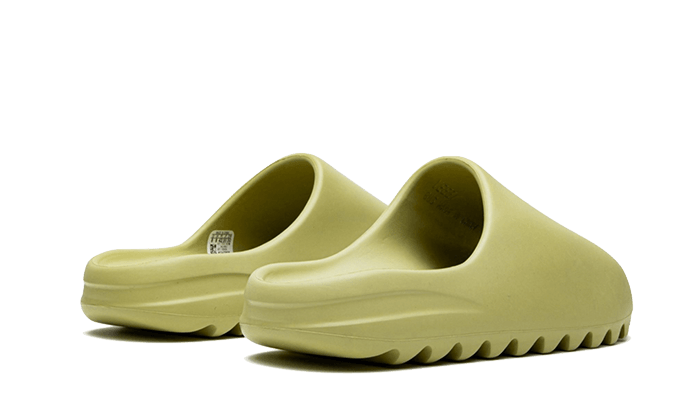 yeezy-slide-resin-first-release-basketsold
