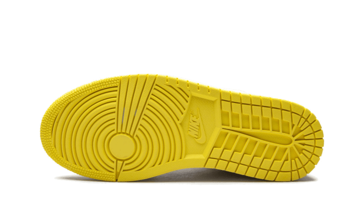 air-jordan-1-mid-se-voltage-yellow-basketsold