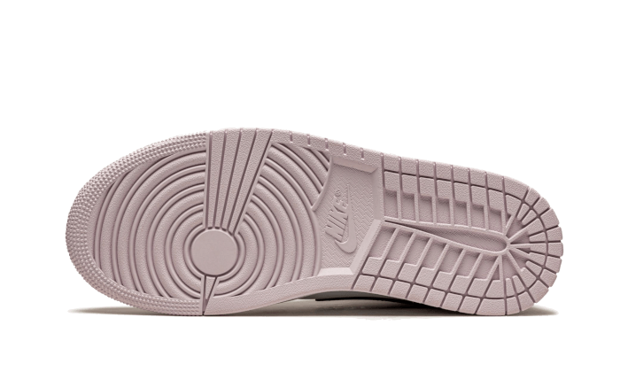 air-jordan-1-mid-barely-rose-basketsold