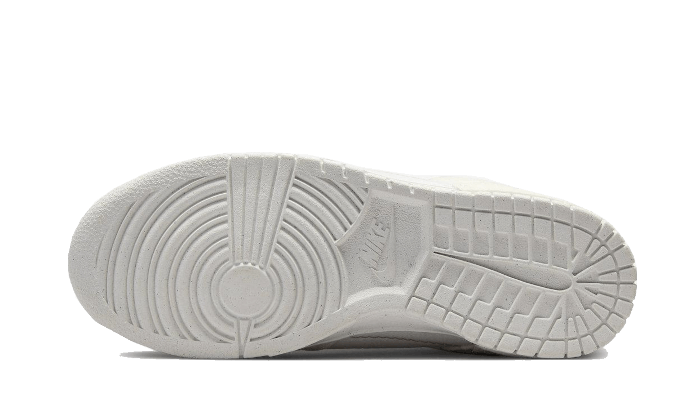 dunk-low-disrupt-2-pale-ivory-basketsold