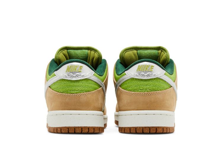 SB Dunk Low Escargot - FQ7585-200