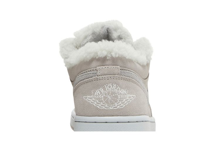 Air Jordan 1 Low SE Sherpa Fleece