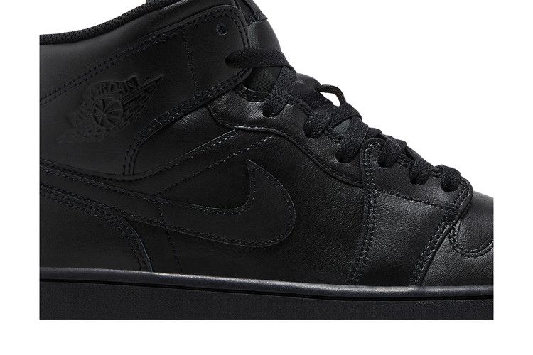 Air Jordan 1 Mid Triple Black (2022)
