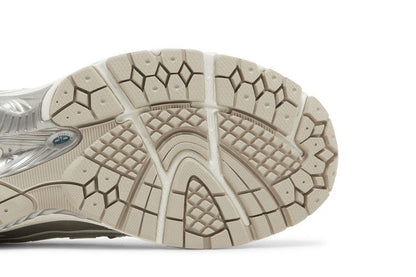 New Balance 1906R Silver Metallic Cream