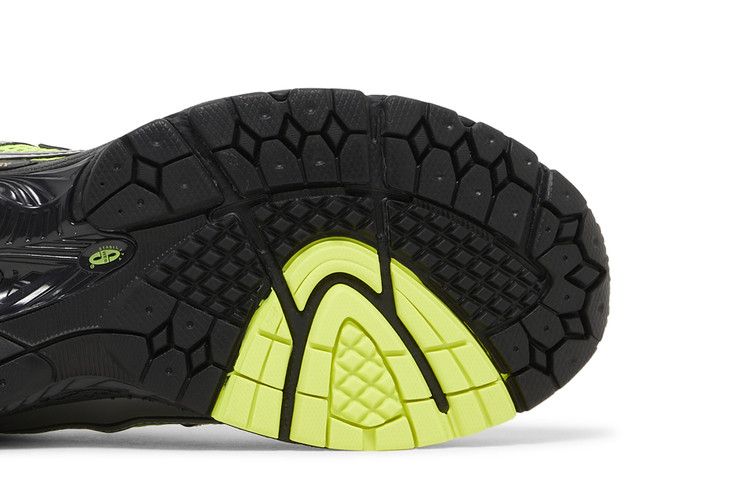 New Balance 1906R Volt Black