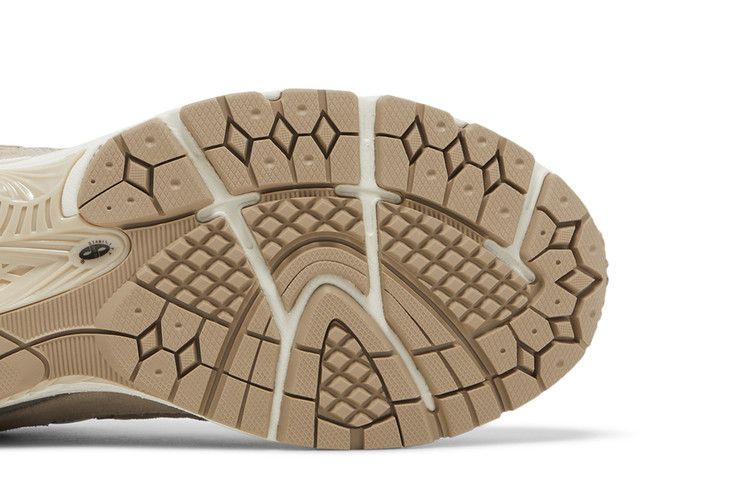 New Balance 2002R Driftwood Sandstone