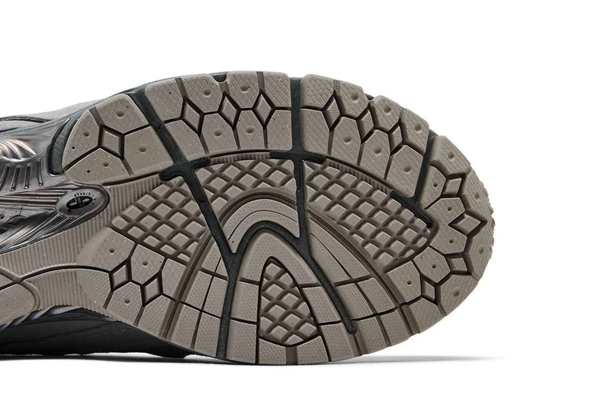 New Balance 2002R Gore-Tex Protection Pack Slate Grey