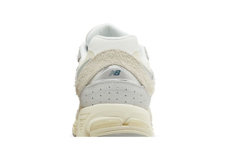 New Balance 2002R Linen