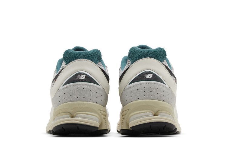 New Balance 2002R Sea Salt Vintage Teal