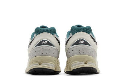 New Balance 2002R Sea Salt Vintage Teal
