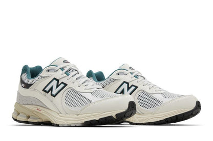 New Balance 2002R Sea Salt Vintage Teal