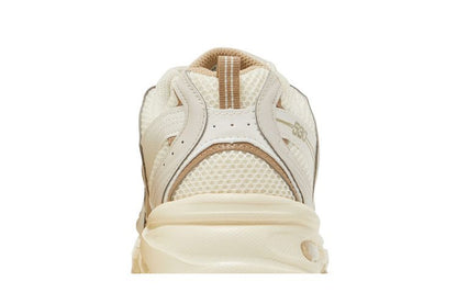 New Balance 530 Beige Angora