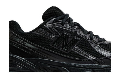 New Balance 740 Triple Black