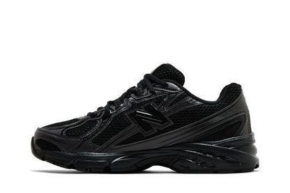 New Balance 740 Triple Black