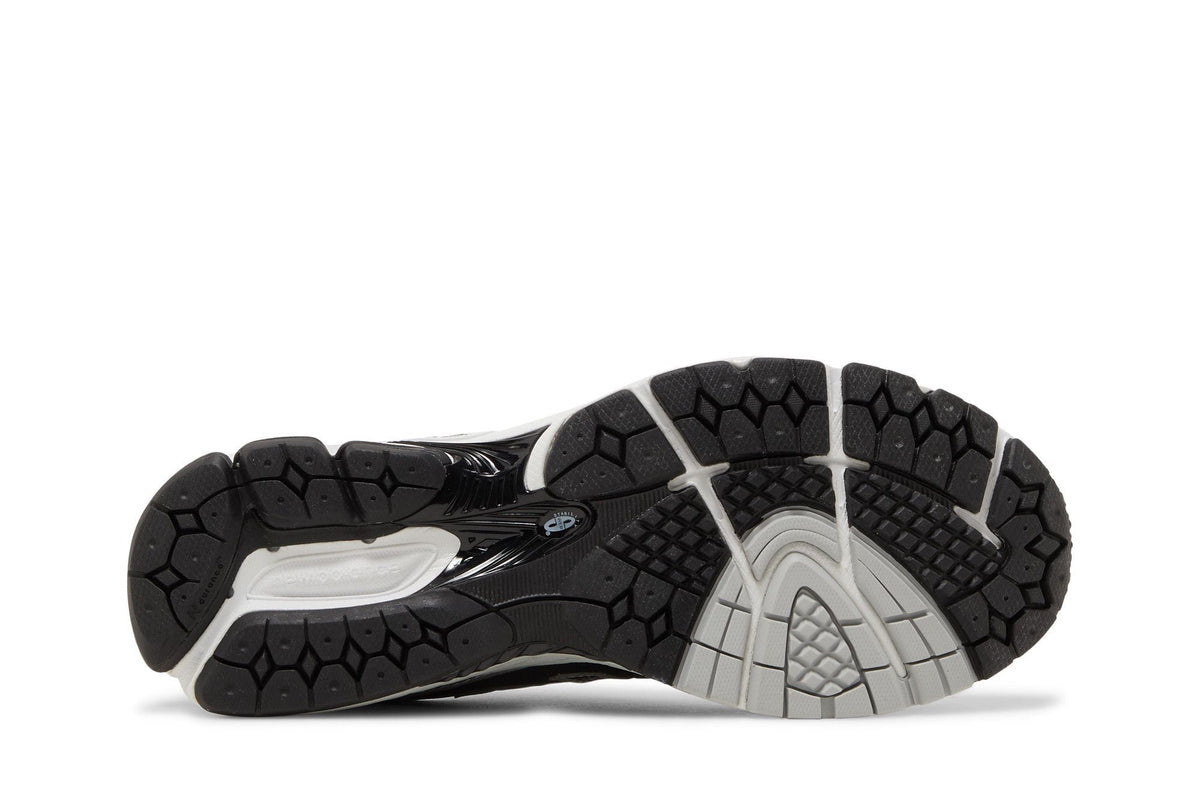 New Balance 860 Black White Silver