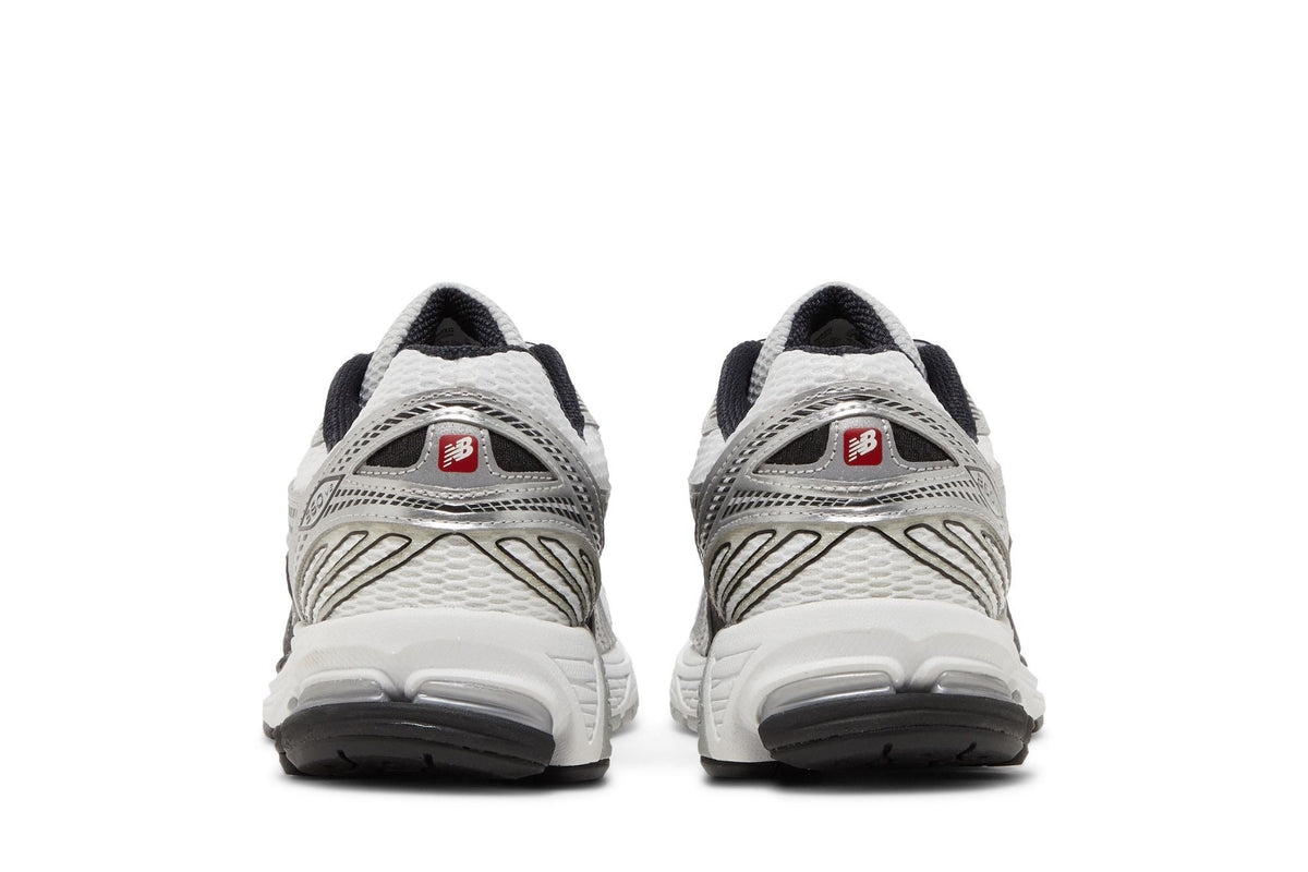 New Balance 860 Black White Silver
