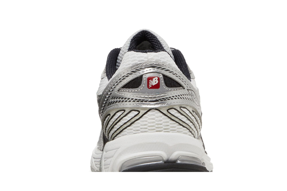 New Balance 860 Black White Silver