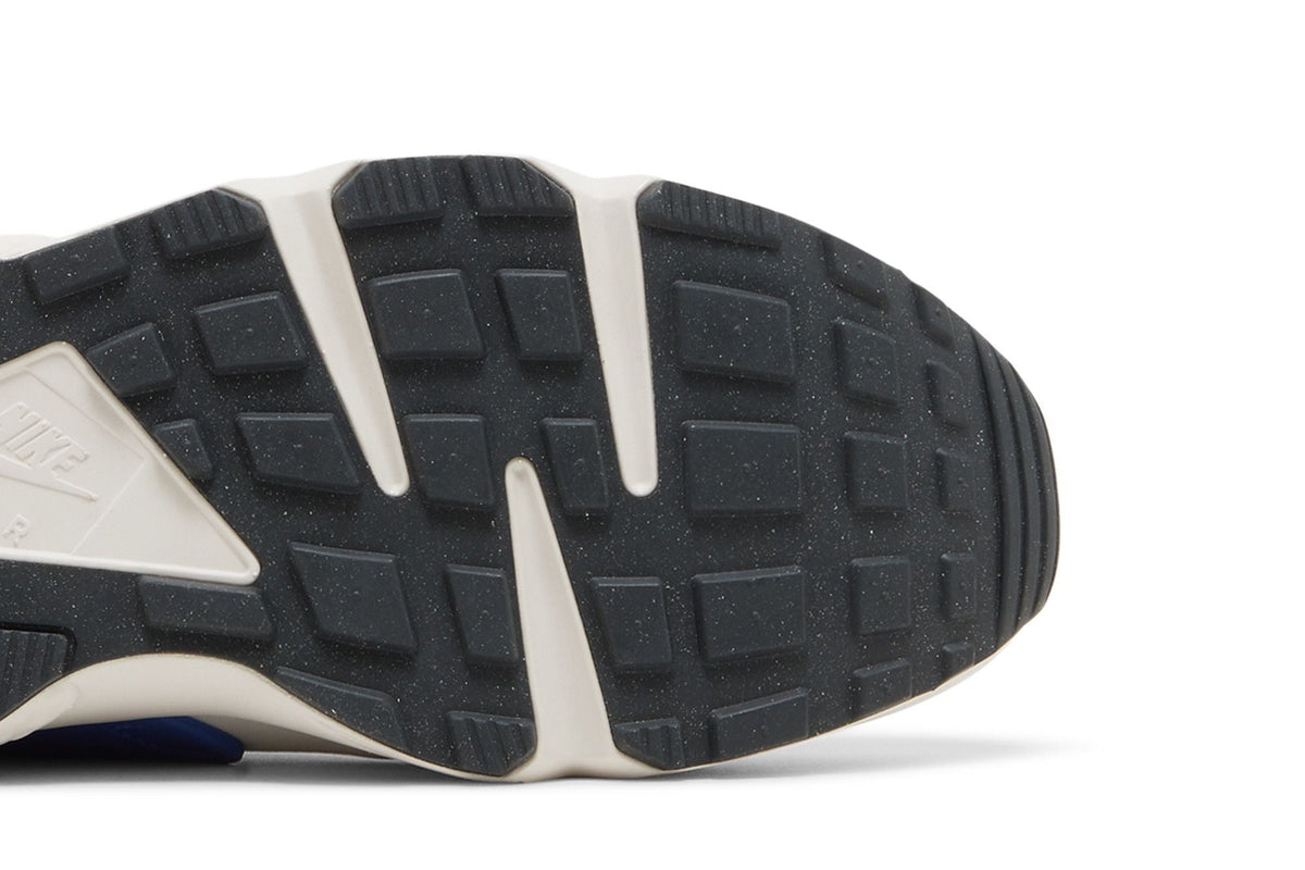 Nike Air Huarache Social FC