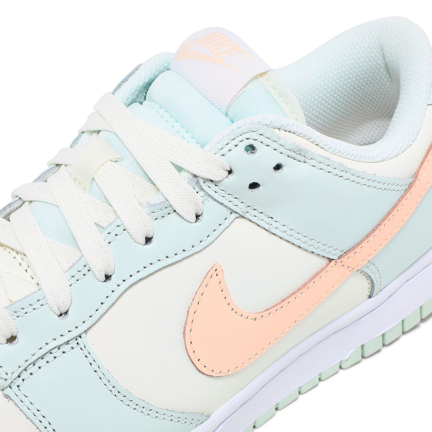 Nike Dunk Low Barely Green