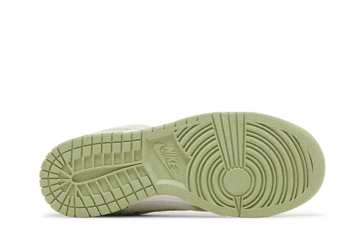 Nike Dunk Low SE Fleece Green