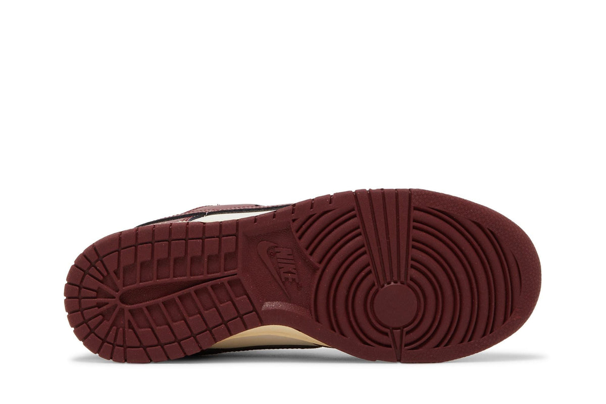 Nike Dunk Low SE Sail Team Red