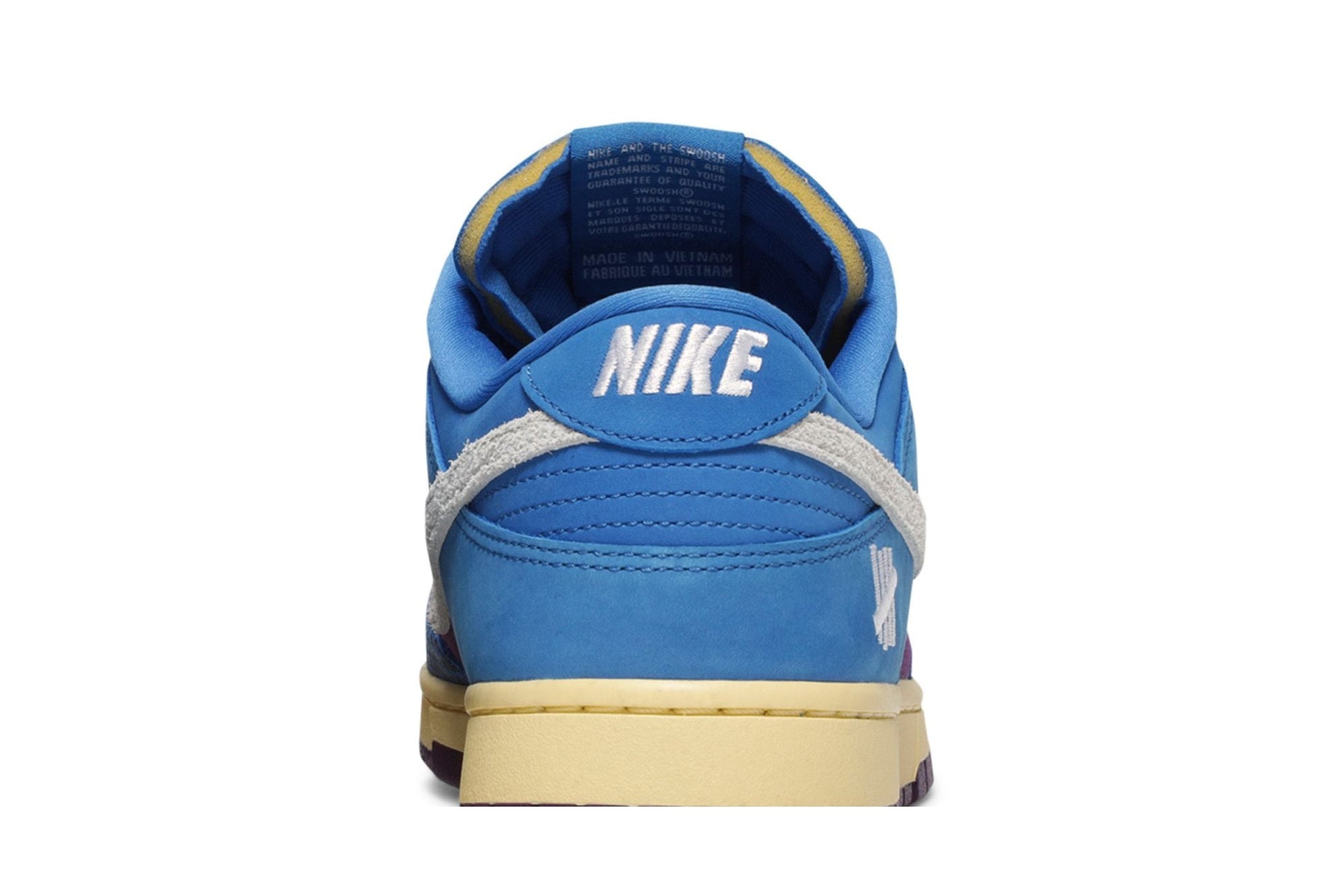 Nike Dunk Low Undefeated 5 On It