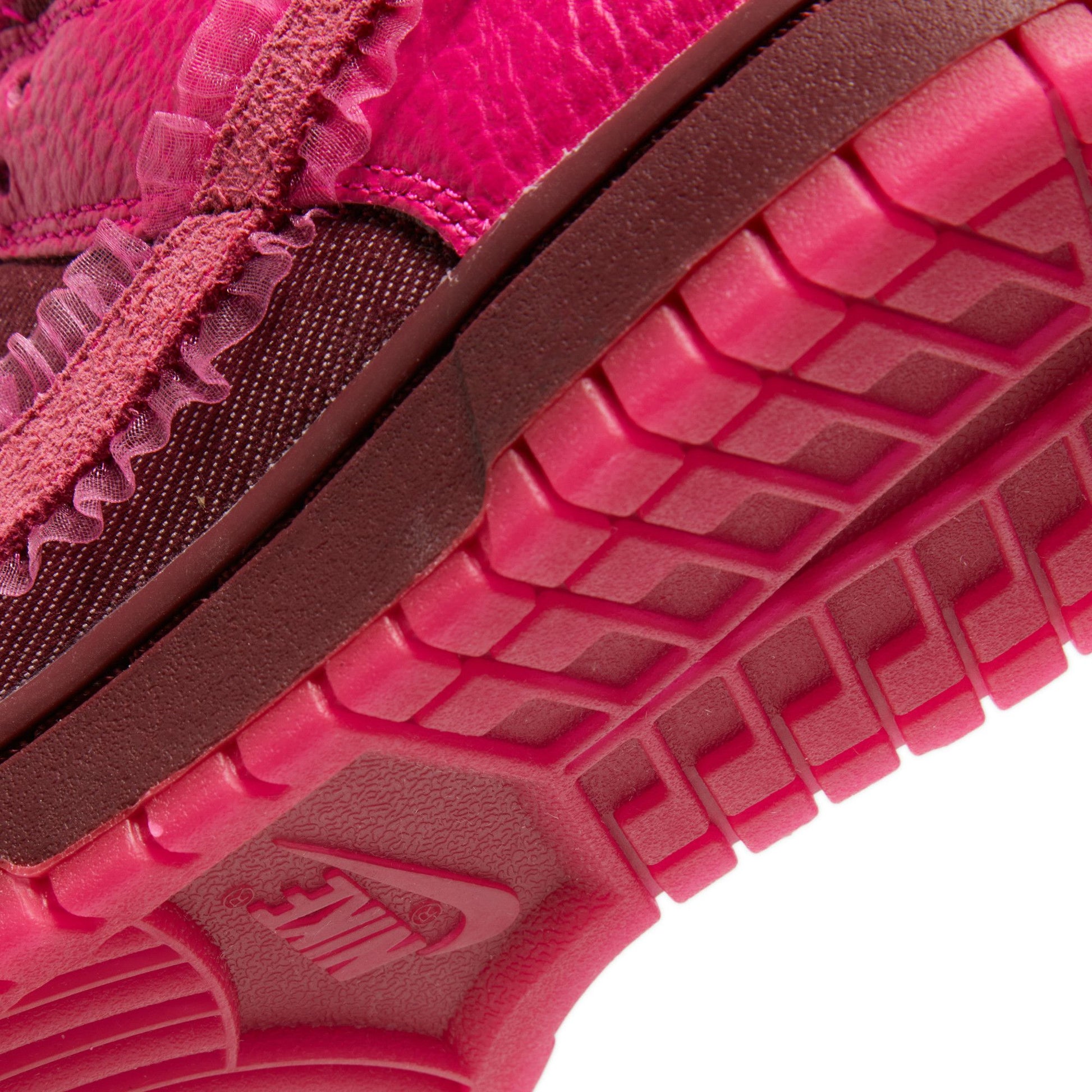Nike Dunk Low Valentines Day (2022)
