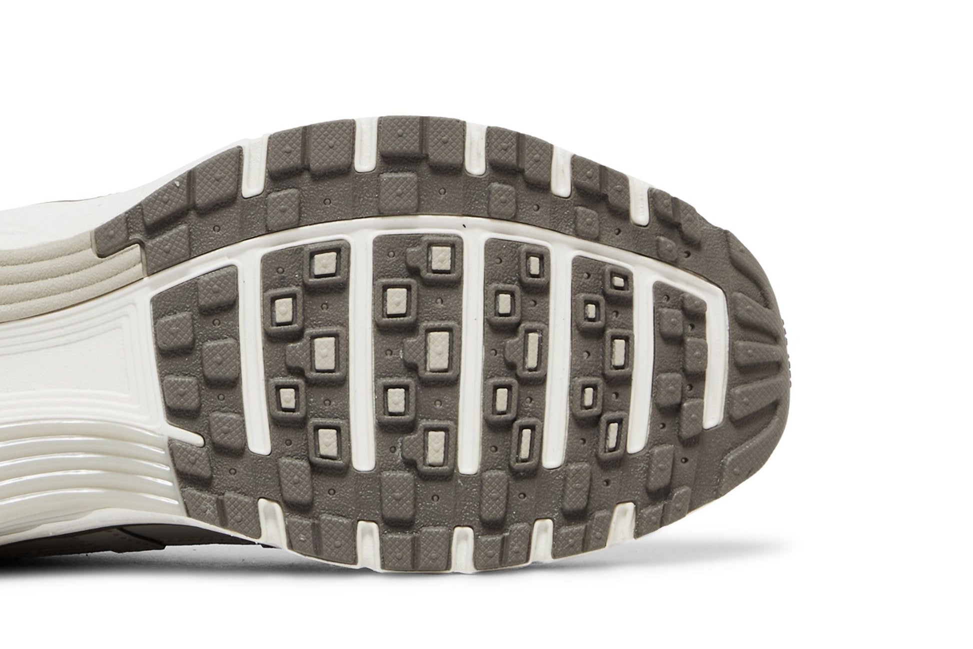 Nike P-6000 Light Iron Ore