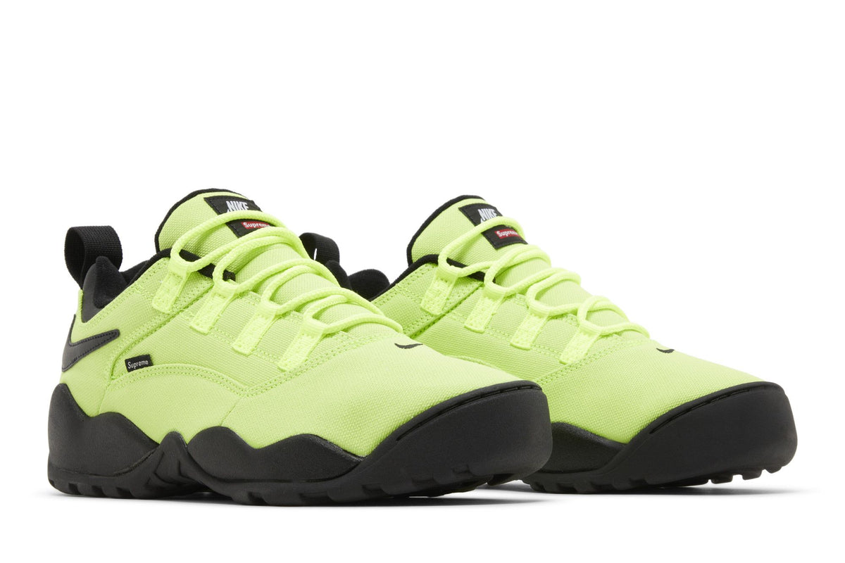 Nike SB Darwin Low Supreme Volt