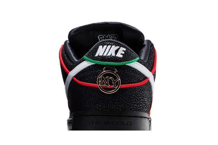 Nike SB Dunk Low Bronx Girls Skate