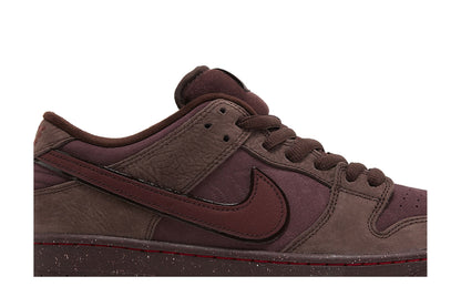 Nike SB Dunk Low City Of Love Burgundy Crush