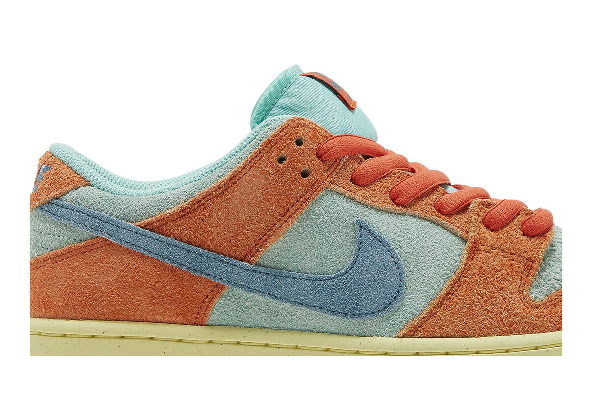 Nike SB Dunk Low Orange Emerald Rise
