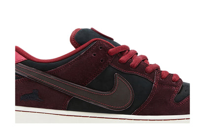 Nike SB Dunk Low Riot Skateshop