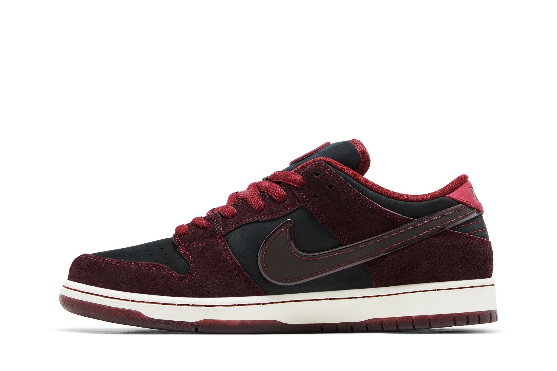 Nike SB Dunk Low Riot Skateshop