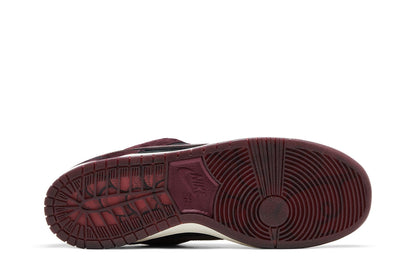 Nike SB Dunk Low Riot Skateshop
