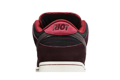 Nike SB Dunk Low Riot Skateshop