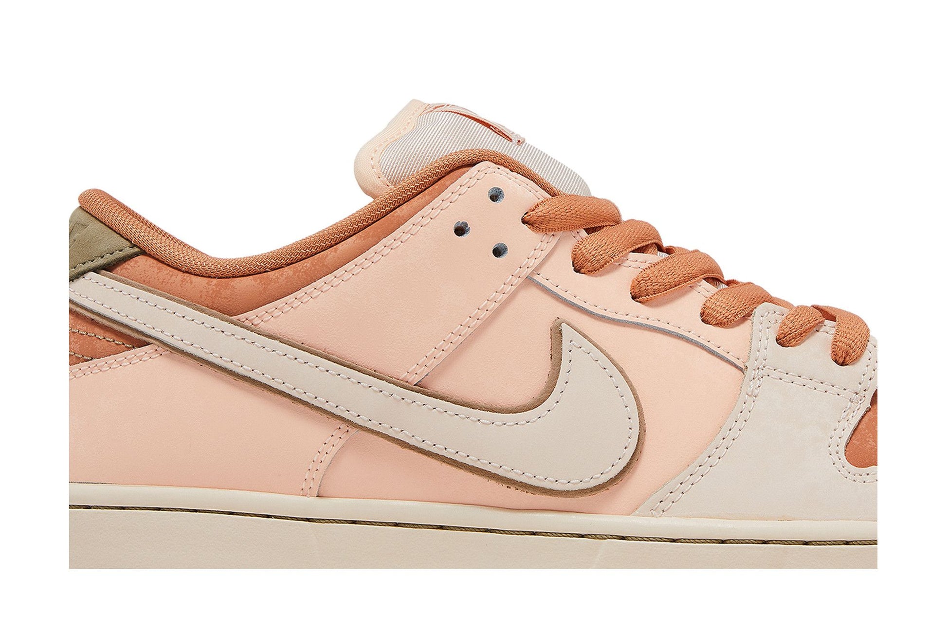 Nike SB Dunk Low Trocadéro Gardens