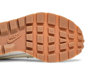 Nike Vaporwaffle Sacai Sail Gum