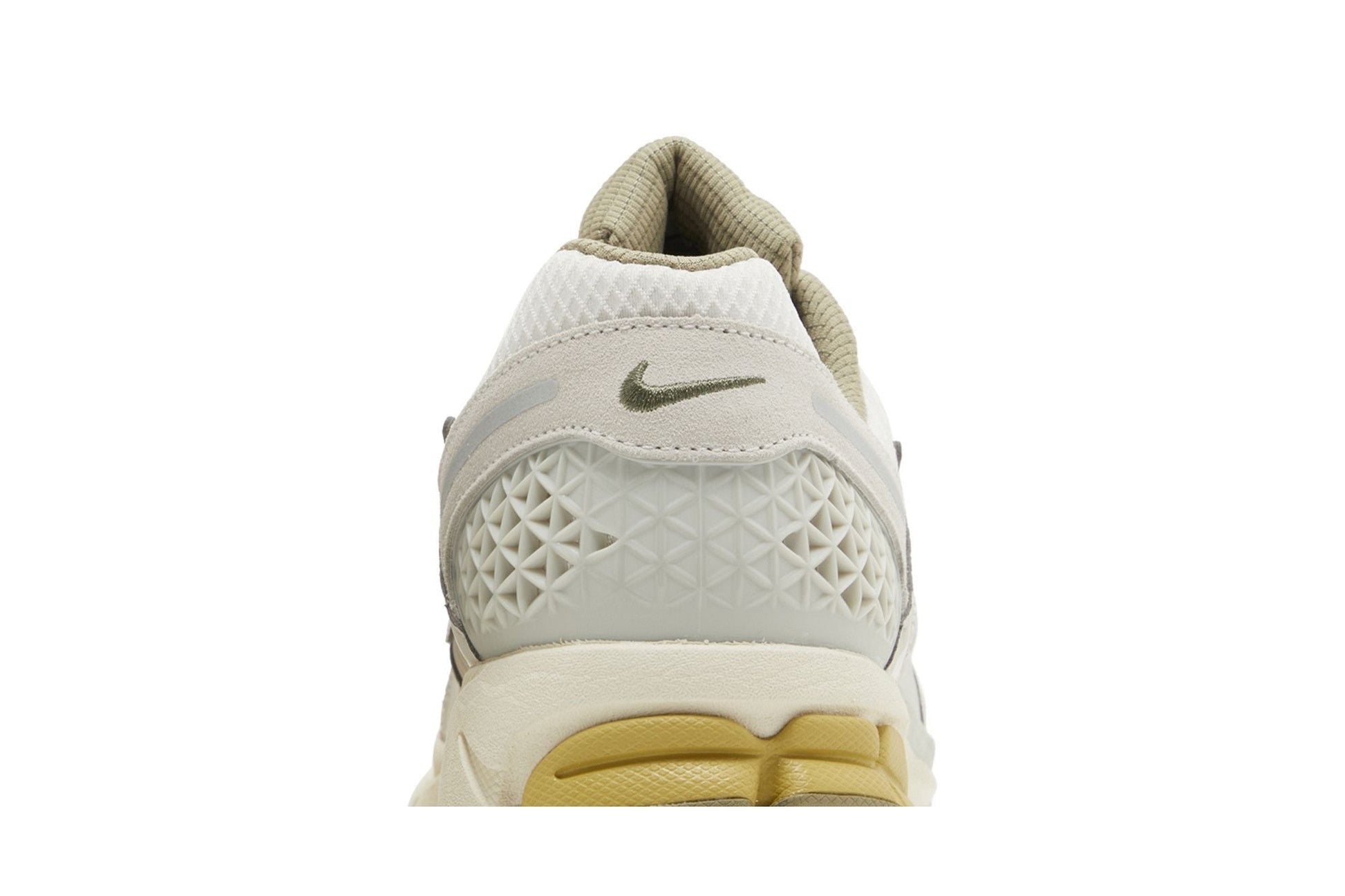 Nike Zoom Vomero 5 Light Bone Medium Olive