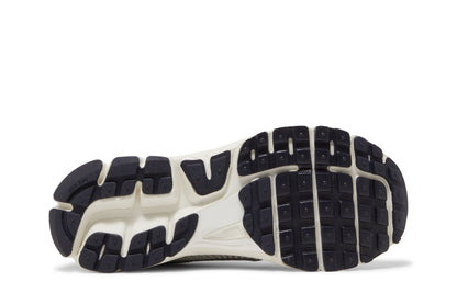 Nike Zoom Vomero 5 Photon Dust Metallic Silver