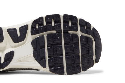 Nike Zoom Vomero 5 Photon Dust Metallic Silver