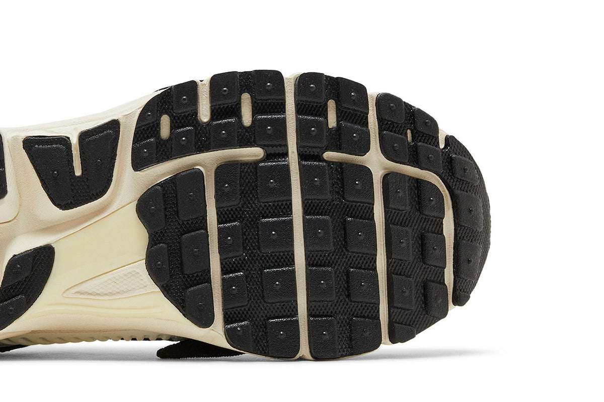 Nike Zoom Vomero 5 Timeless Panda Dunk