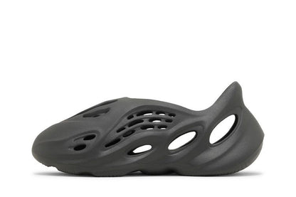 Yeezy Foam RNNR Carbon
