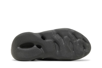 Yeezy Foam RNNR Carbon