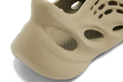 Yeezy Foam RNNR Stone Salt