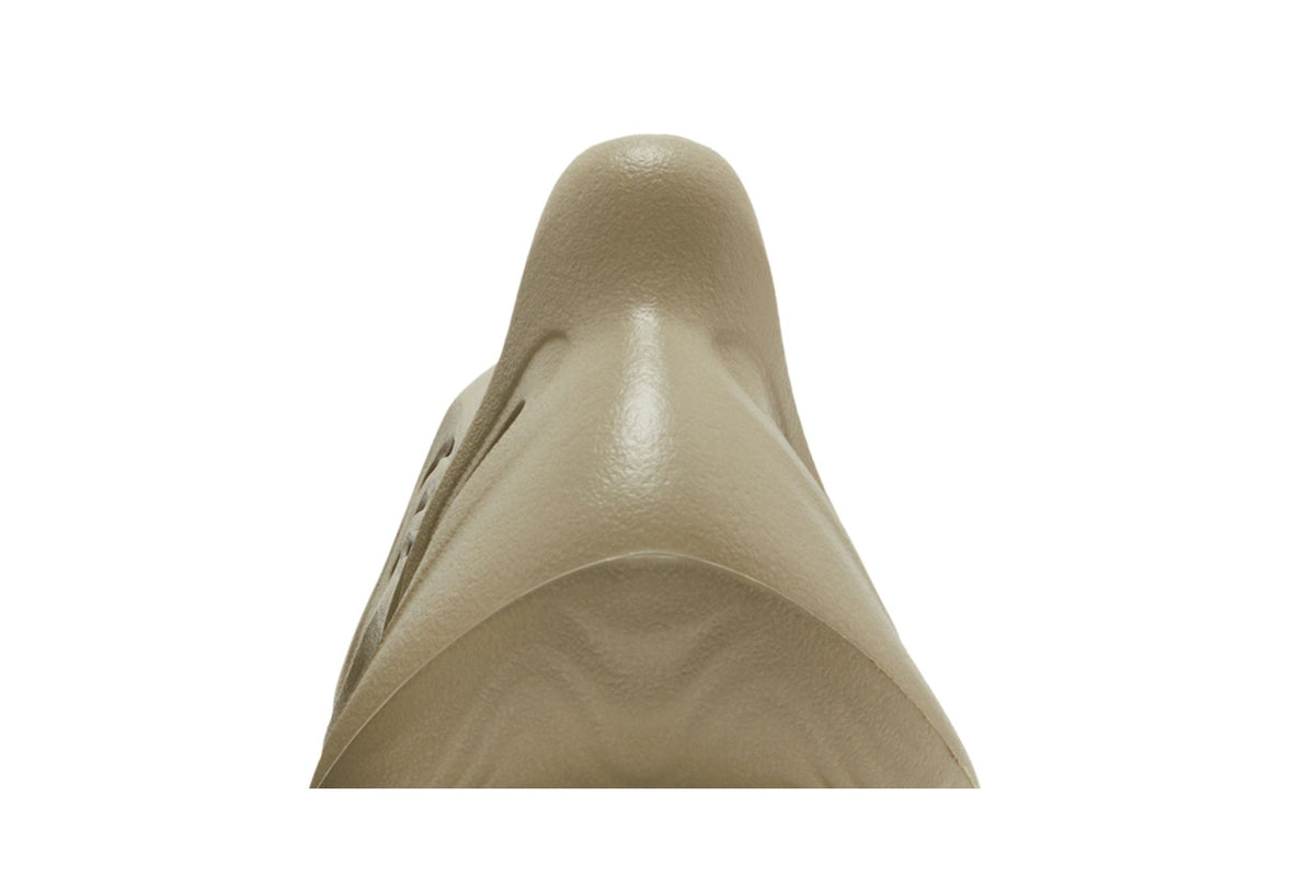 Yeezy Foam RNNR Stone Salt